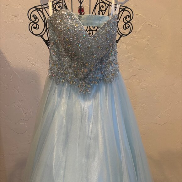 GORGEOUS Beaded Cinderella gown - Picture 1 of 13